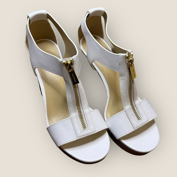 Michael Kors Berkley Leather Block-Heel Sandals – White, Size 9M (NWOB) - Picture 10 of 10